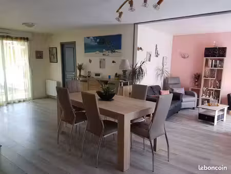 maison de plain pied avec terrain clos et sans vis-à-vis - 3 chambres - environnement calm