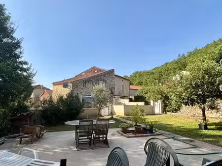 maison 10 pièces 230 m²