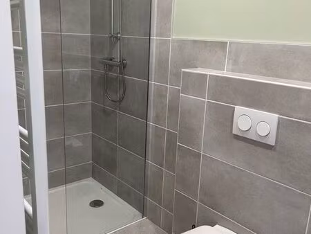 t2 meublé 30 m² – refait à neuf – secteur valbenoite / centre deux / tréfilerie (saint-éti