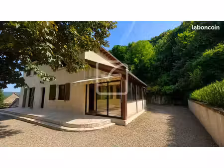 maison 8 pièces 158 m²