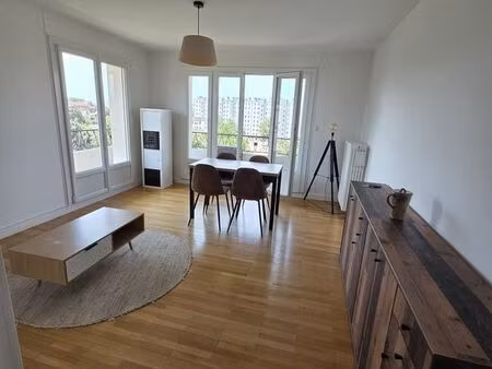 à louer – t3 meublé de 67 m² avec vue panoramique – grenoble bajatière