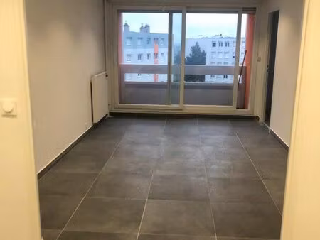 à louer t4 secteur montreynaud