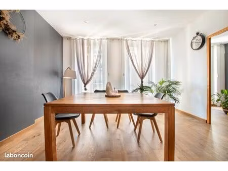 appartement 97 m² – 2 chambres – 1 place de parking – proche faculté