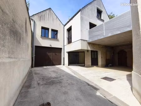 maison 6 pièces 180 m²