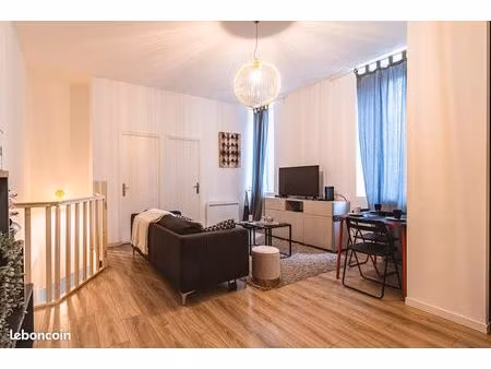 appartement t4 en souplex de 88 m² entièrement rénové – quartier comédie