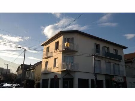 bureaux 64 m² grenoble