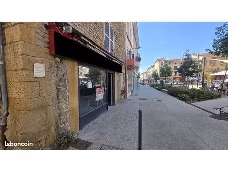 local commercial 80 m²