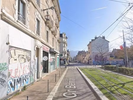 local commercial 63 m²