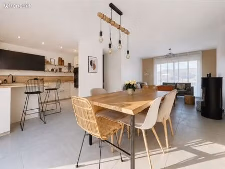 à vendre – maison individuelle de plain-pied de 104 m² sur terrain clos de 800 m² – heutré