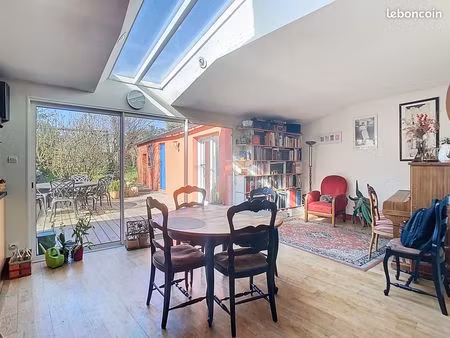 maison familiale des années 1930 avec cinq chambres