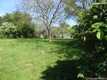 terrain 840 m² thehillac