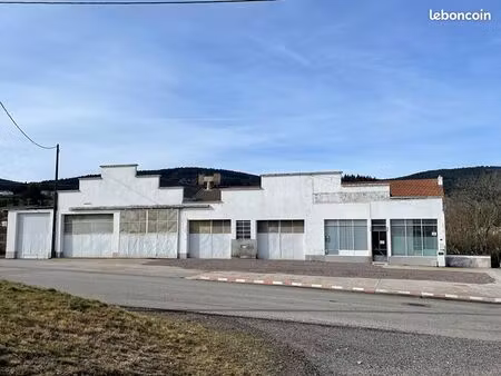 local bureaux 750 m²