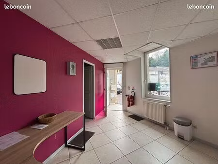 local commercial a louer avec parking