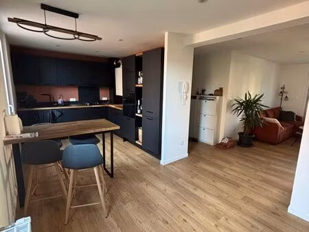appartement t3 65 m² entièrement rénové – garage  cave  2 balcons – le puy-en-velay