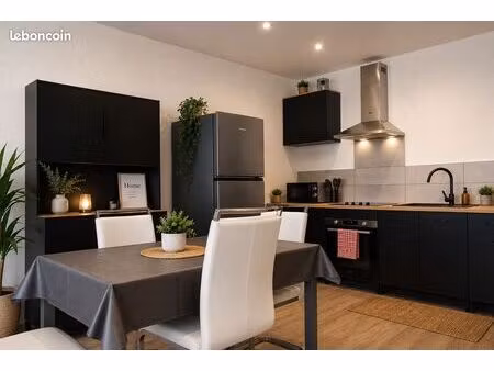 t3 meublé rénové | 49 m² | 2 chambres | cour privative | gare à 7 min
