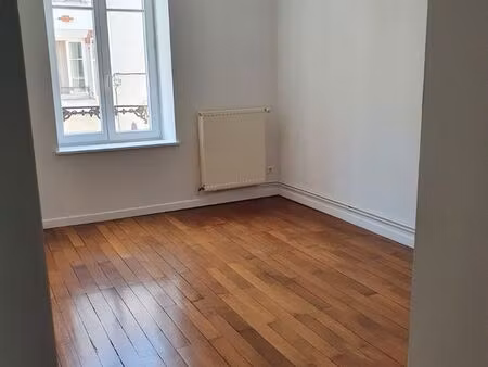 f1 quartier pépinière/ trois maisons