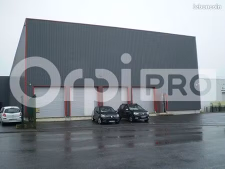 local d'activité 1 161 m²