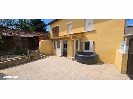 maison de 82 m² rénovée au cœur d'un hameau