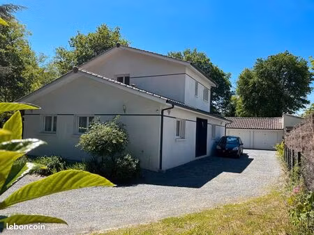 propriété de 161 m2 sur un joli parc arboré