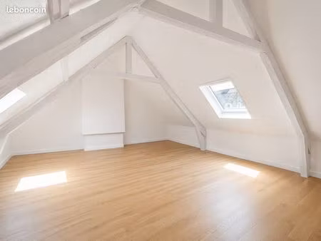 studio rénové vue port - bourg de sauzon - belle-île