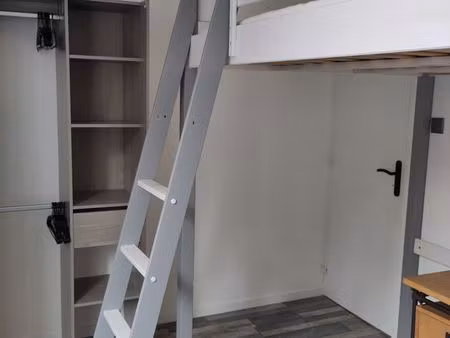 chambre à louer dans maison de ville calme et bien située