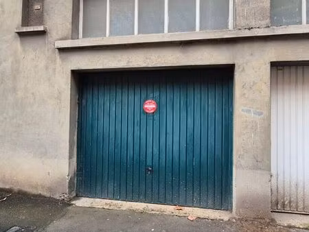 parking/box 1 pièce 13 m²