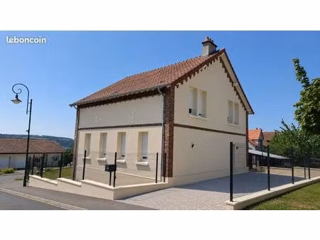 maison individuelle de caractère entièrement rénovée – 150 m² – terrain clos 800 m²