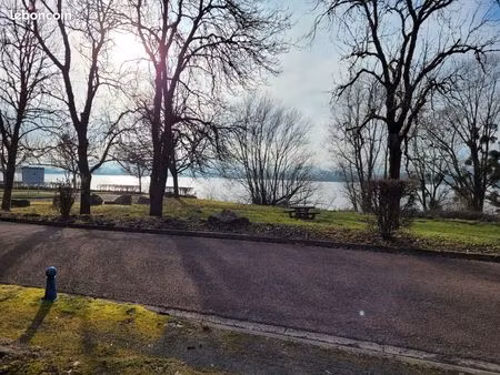 terrain à bâtir.villegusien le lac