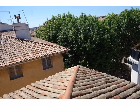 location meublée appartement 3 pièces 63 m² à aix-en-provence (13090)  1 400 €