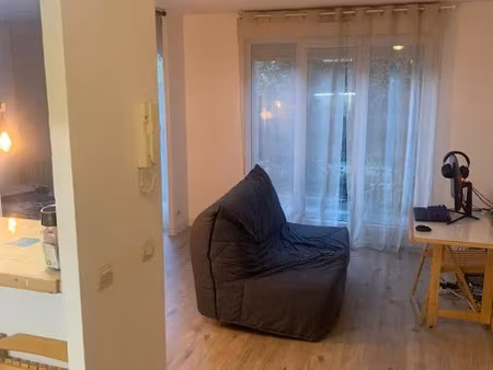 location appartement 1 pièce 32 m² à nanterre (92000)  964 €