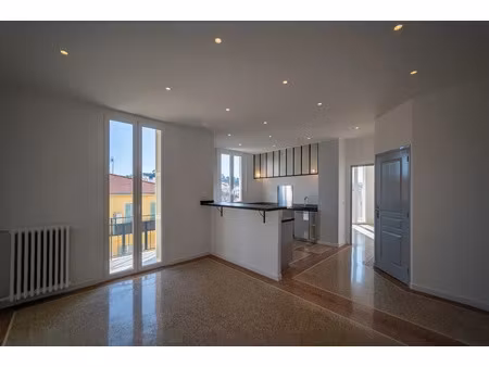 location appartement 3 pièces 55 m² à nice (06000)  1 390 €