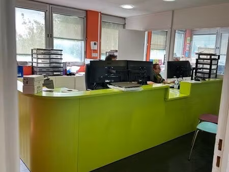 bureaux lumineux proche autoroute