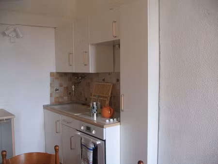 location meublée appartement 2 pièces 37 m² à aix-en-provence (13090)  700 €