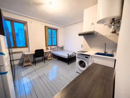 location meublée appartement 1 pièce 19 m² à nanterre (92000)  750 €