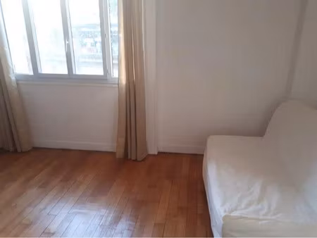 location meublée appartement 1 pièce 22 m² à saint-cloud (92210)  700 €