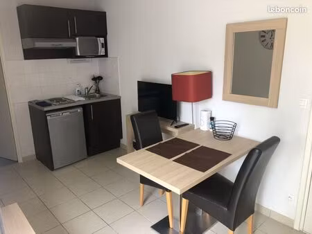 studio 21 m2 avec piscine dans résidence