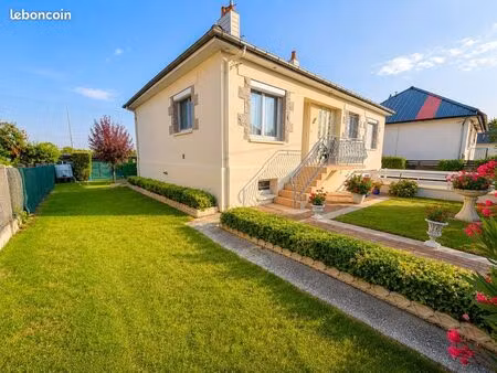 maison indépendante avec jardin et sous sol