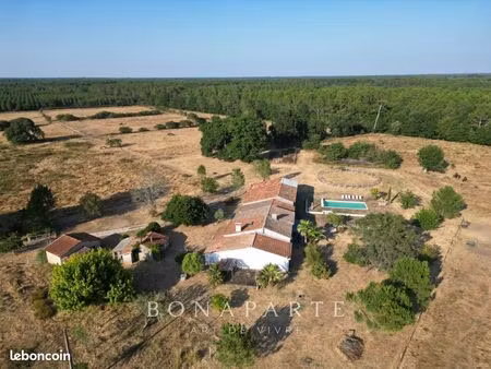 propriété 10 pièces 254 m²