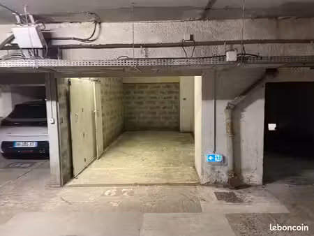 vente parking fermé biarritz