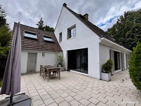 maison 4 pièces 215 m²