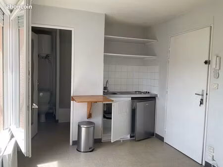 studio non meublé de 16 m2 pour étudiants es  situé 5 rue charles brunelliere à nantes   p
