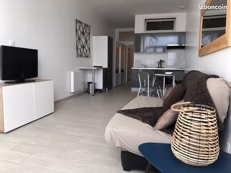 superbe appartement meublé de 45 m² en rdc – entrée indépendante – disponible immédiatemen