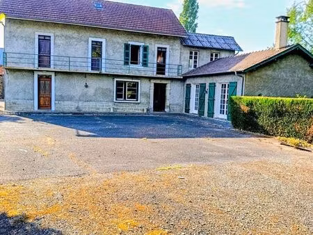 propriété 5 pièces 230 m²
