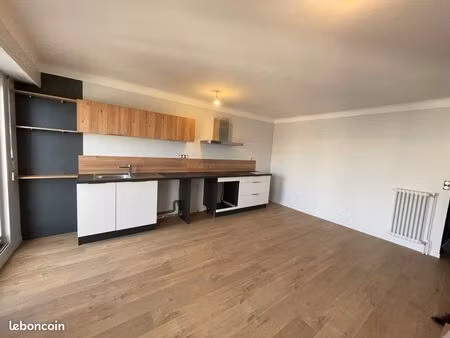 t3 rénové et lumineux dans résidence securisée quartier graslin - rené bouhier