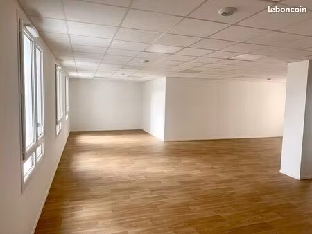bureaux 88 m² laval