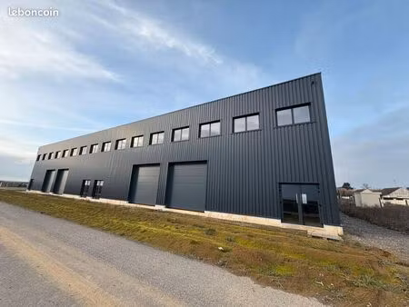 local d'activité 240 m²