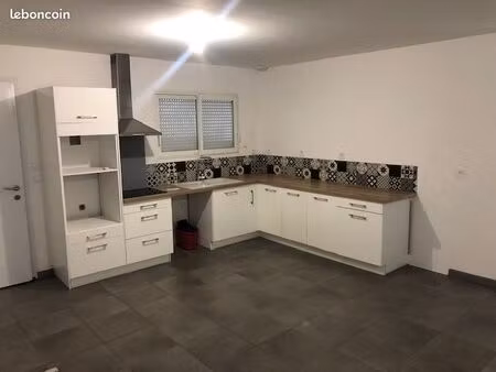 à louer – maison mitoyenne avec jardin – disponible le 1er septembre