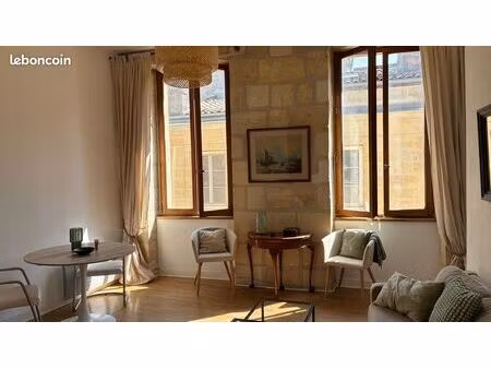 chartrons  rue notre dame – location lumineux t2 meublé