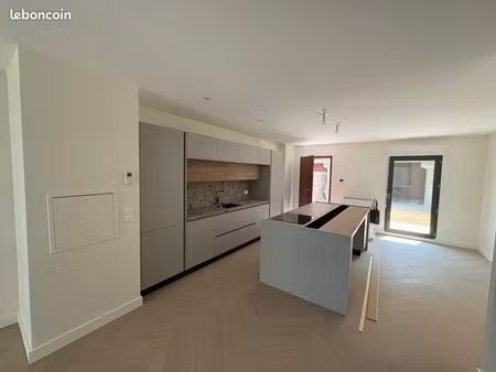 bordeaux brazza – superbe appartement t5 en duplex/triplex de 127 m² avec jardin  parking