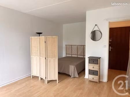 studio 1 pièce 30 m²